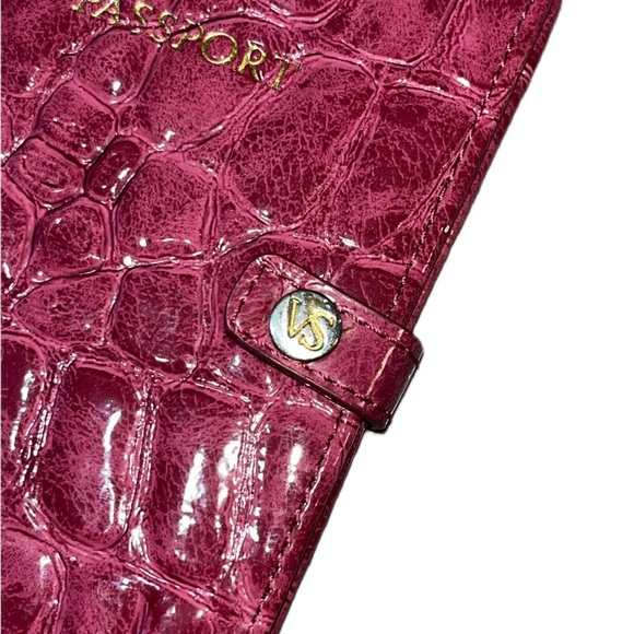 Victoria's Secret Pink Embossed Passport Holder - Picture 2 of 5